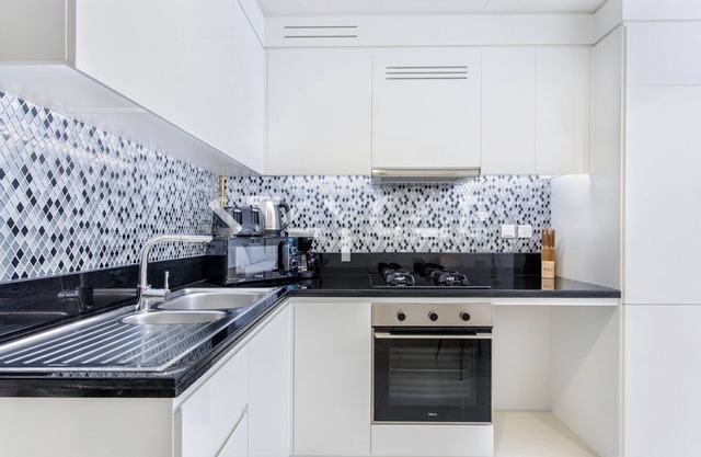 Staycae Holiday Homes 1 Bedroom Family Apartment, Aykon C