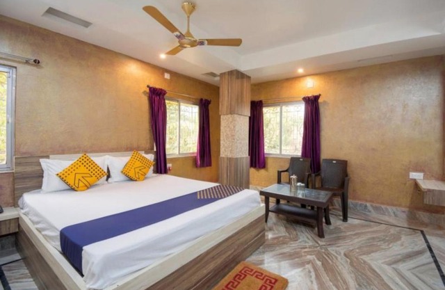 STAYMAKER Rajeshwari Inn