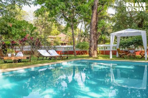 StayVista at Aldona House with Private Pool & WiFi