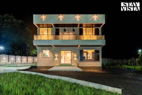 StayVista at Casa Tino with Bonfire, Lawn