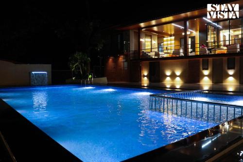 StayVista at Sasha Farms in Roha with Pool, WiFi