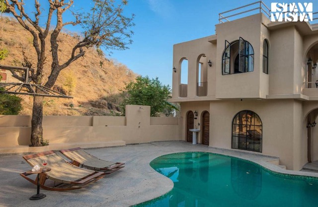 StayVista at Vanya Veda with Bathtub, Pool & Lawn