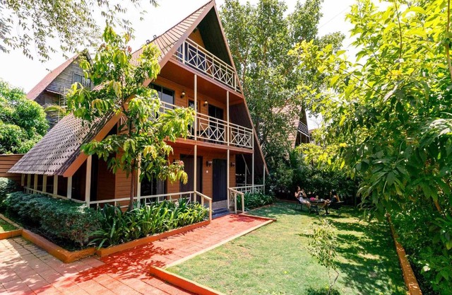 StayVista at Wooden House with Jacuzzi