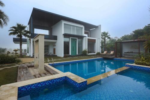 StayVista La Paradise 2 BR villa With Outdoor Pool in Amritsar