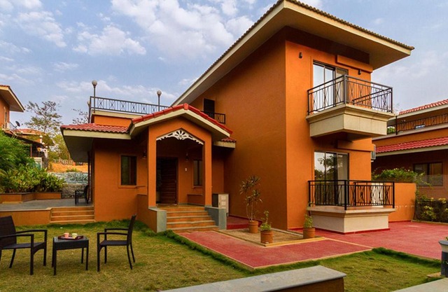 StayVista's B-22 Autumn with Private Pool & Terrace