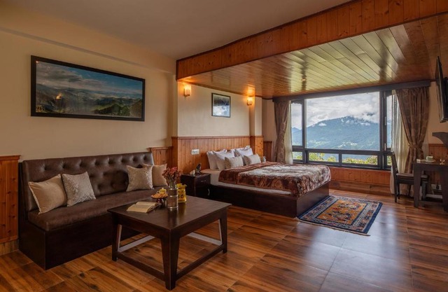 StayVista's Himalayan Horizon - Mountain & Valley-View Apartment with Heater