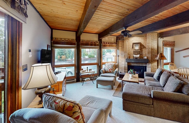 Steamboat mountain lodge with pool & hot tubs - 1 block from lifts