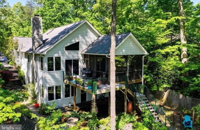 Stepping Stone Cove : Lakefront 4br, 2.5ba