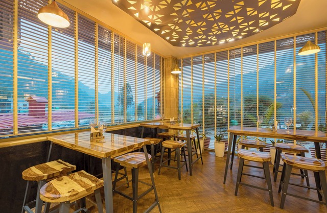 Sterling Kastoori Rudraprayag