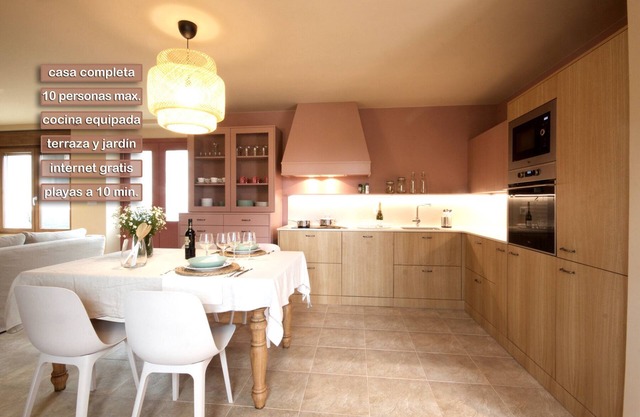 Stone house at 14km Razo beach and 4km Carballo