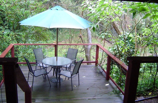 Stones Throw Cottage Bed & Breakfast