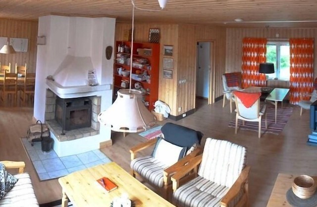 Stora Björnstugan in Laisvallby