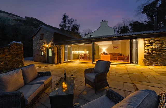 Struan Thie Barn - sleeps 2 guests in 1 bedroom