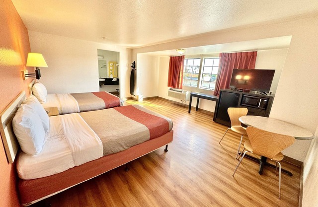 Studio 6 Suites – Bellflower, Ca - Los Angeles