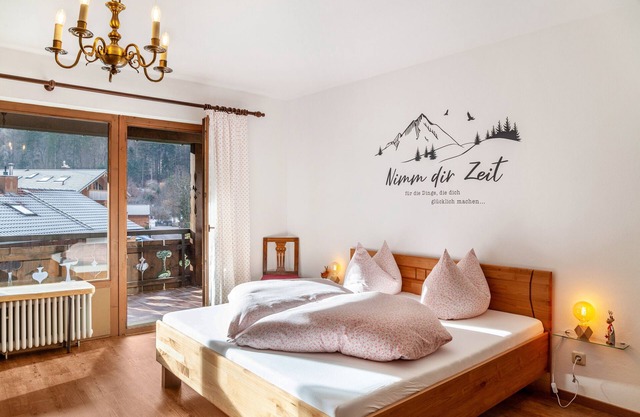 Studio Apartment 'Aschaubichl - Wohnung Bergaurikel' with Mountain View, Balcony and Wi-Fi