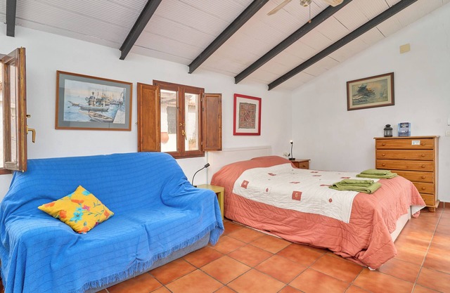 Studio Apartment 'Cortijo Grande' with Mountain View, Shared Pool and Wi-Fi