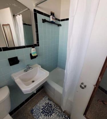 Studio Apt Near DownTown