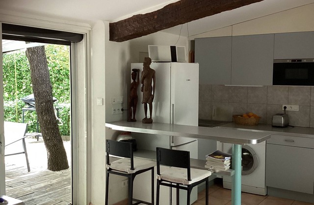 Studio Avec Terrasse et Pergola Dans Propriété Calme et Sécurisée