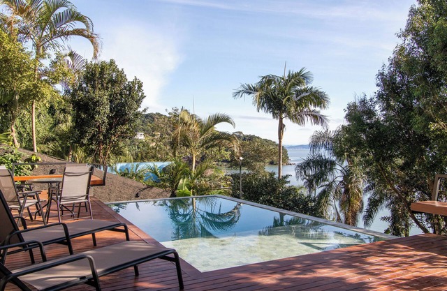 Studio com banheira e vista para o mar CH2753