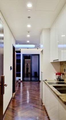 Studio Diamond Crown