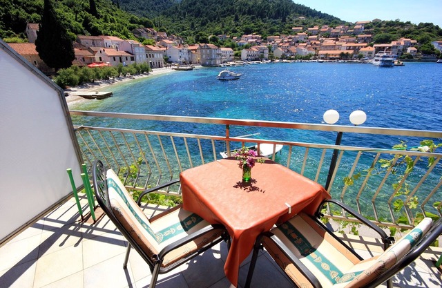 Studio flat near beach Račišće, Korčula (AS-4341-c)