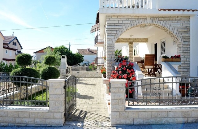 Studio flat with balcony and sea view Sukošan, Zadar (AS-6131-a)