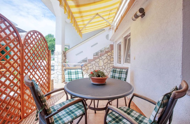 Studio flat with terrace Pirovac, Šibenik (AS-21008-c)