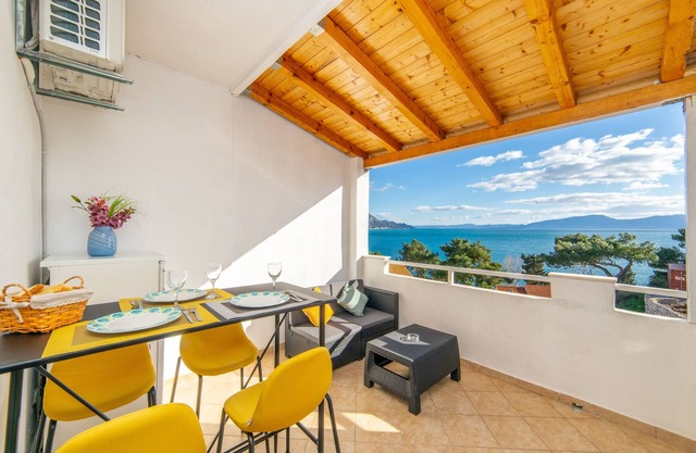 Studio flat with terrace and sea view Podaca, Makarska (AS-9712-a)