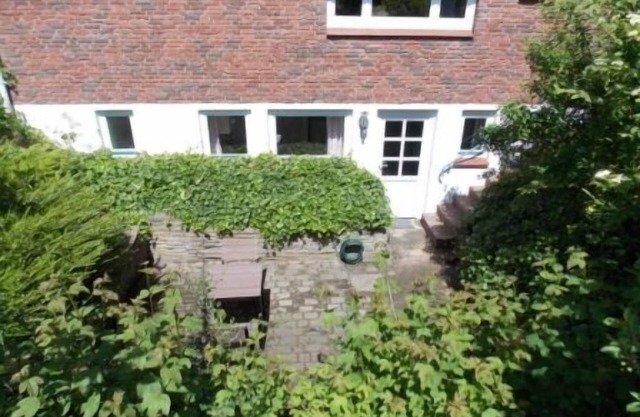 Studio in the basement with its own Treasse