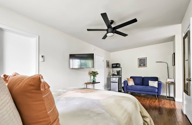 Studio Mins to Venice Beach, Sony Studios, LAX & Vibrant Downtown Culver City