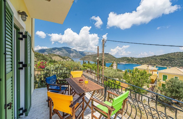 Studio 'Veronis 3' with Sea View, Shared Pool & Wi-Fi