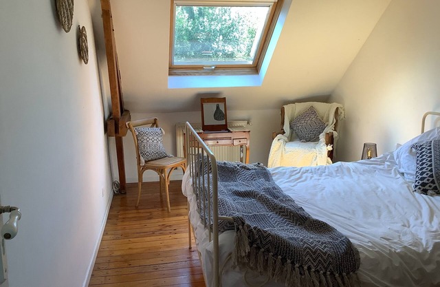 Studio with private bathroom and picnic area