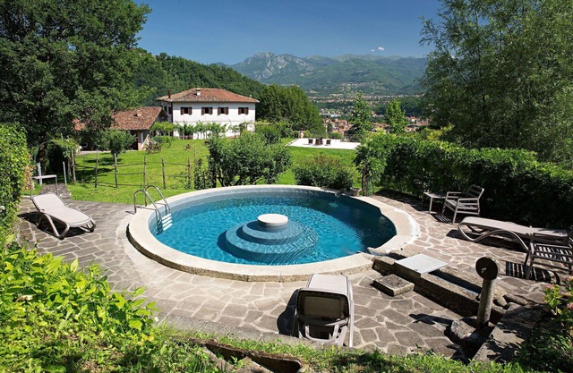 Stunning private villa for 6 people with private pool, WIFI, TV, patio and panoramic view