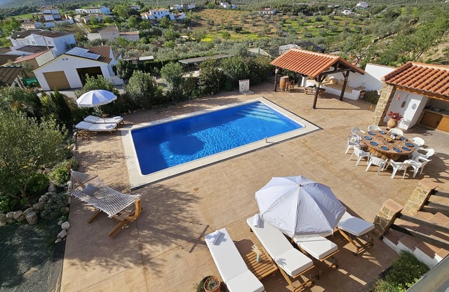 Stunning 10 persons Villa with big private pool and mountainview