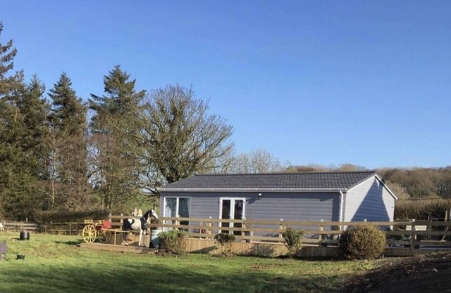 Stunning 2-Bed Cottage Countryside outside Ayr