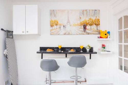 Stunning 2 Bed House with Parking in Dagenham