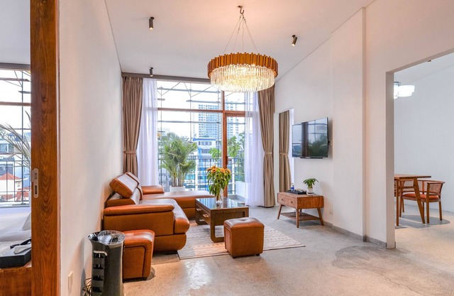 Stunning 2B with Balcony in 22Land Residence