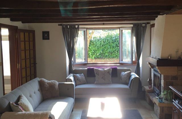 Stunning 4 bedroom detached village house in the centre of histor