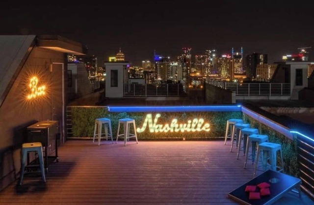 Stunning 4BR Gulch Home w/16 Beds! Skyline Views!