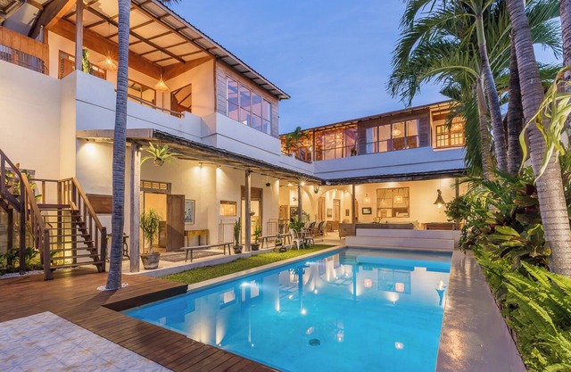 Stunning 7BR Large Group Private Pool Yoga Gym Cinema 10min Canggu Surfing Beach