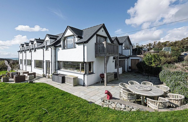 Stunning Abersoch Home with Hot Tub and Ocean Views