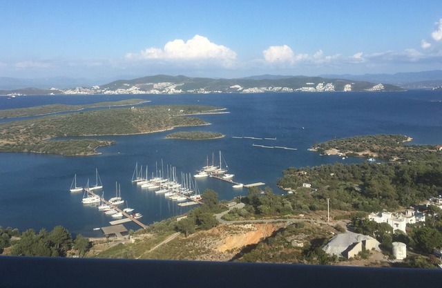 Stunning, air conditioned 2 bedroom penthouse suite, over looking the Aegean Sea