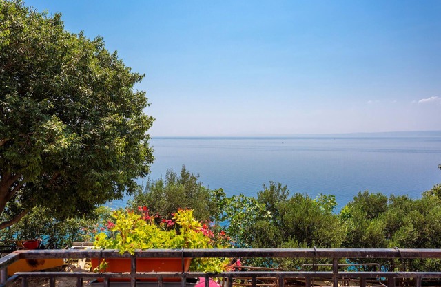 Stunning apartment in Stara Baska