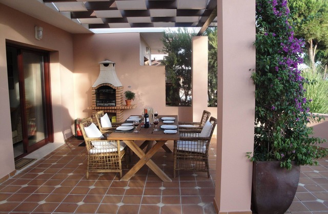 Stunning Apartment In Popular Vila Sol Golf Resort, Vilamoura, Central Algarve