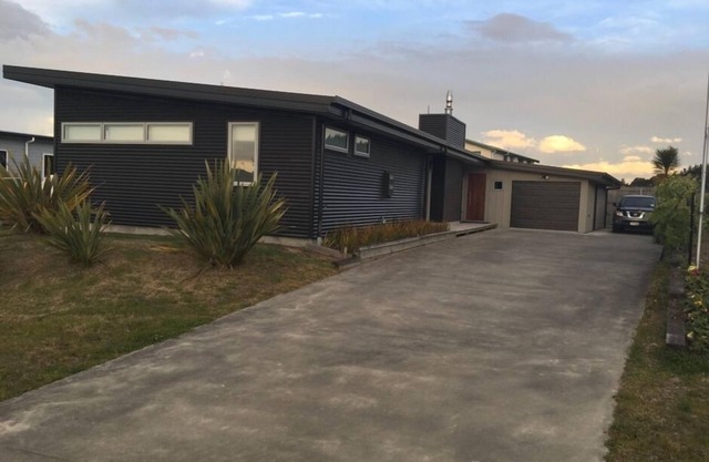 Stunning Architectural Motuoapa Bach