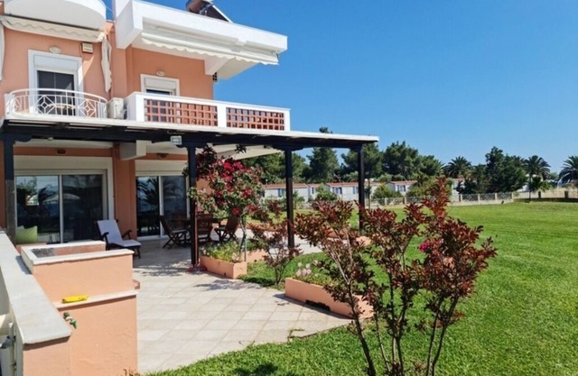 Stunning beachfront villa for rent