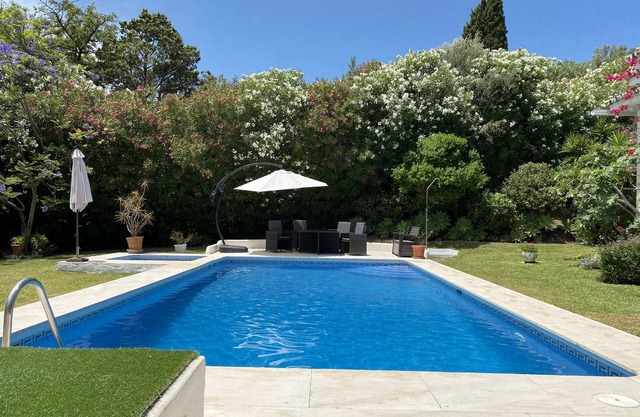 Stunning Bungalow Villa With a Large Private Pool and Gardens