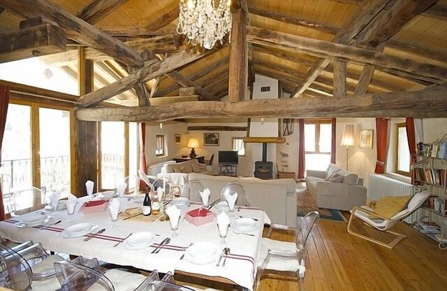 Stunning Chalet in Alpine village with 5 bedrooms/5 bathrooms