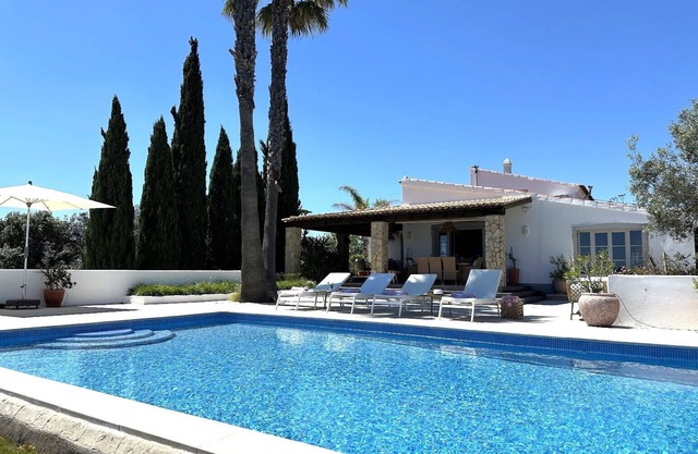 Stunning countryside 4 bed, 4 bath villa with heatable pool. Amazing views.