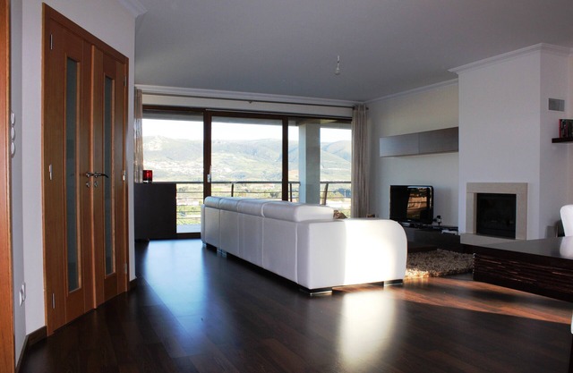 Stunning Detached Villa With Panoramic Views Over Montejunto Hills